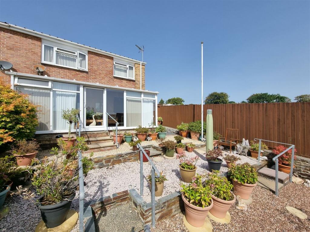 4 bedroom semidetached house for sale in Summerhill Road, Launceston, PL15