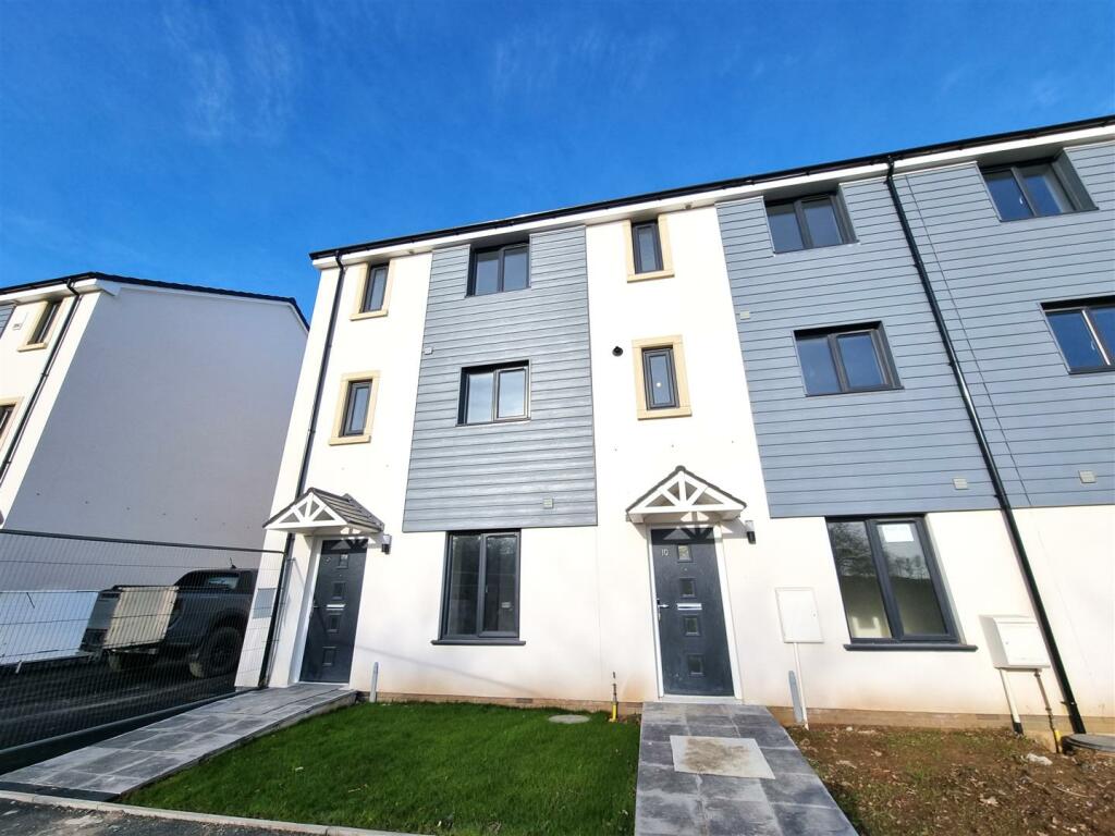 4 bedroom house for sale in Hay Crescent, Launceston, PL15