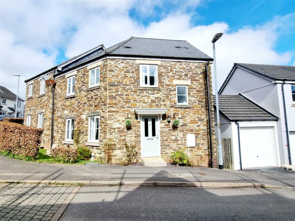 3 bedroom house for sale in Kit Hill View, Launceston, PL15