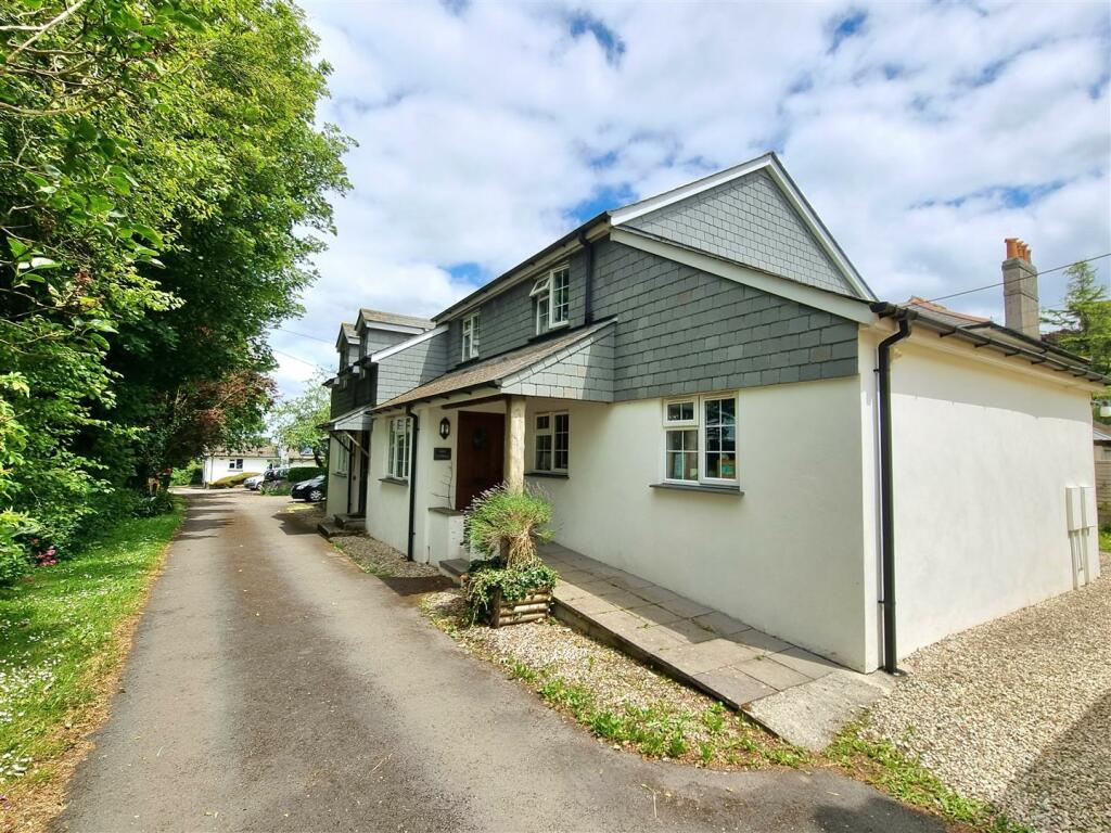 3 bedroom end of terrace house for sale in Launceston, PL15