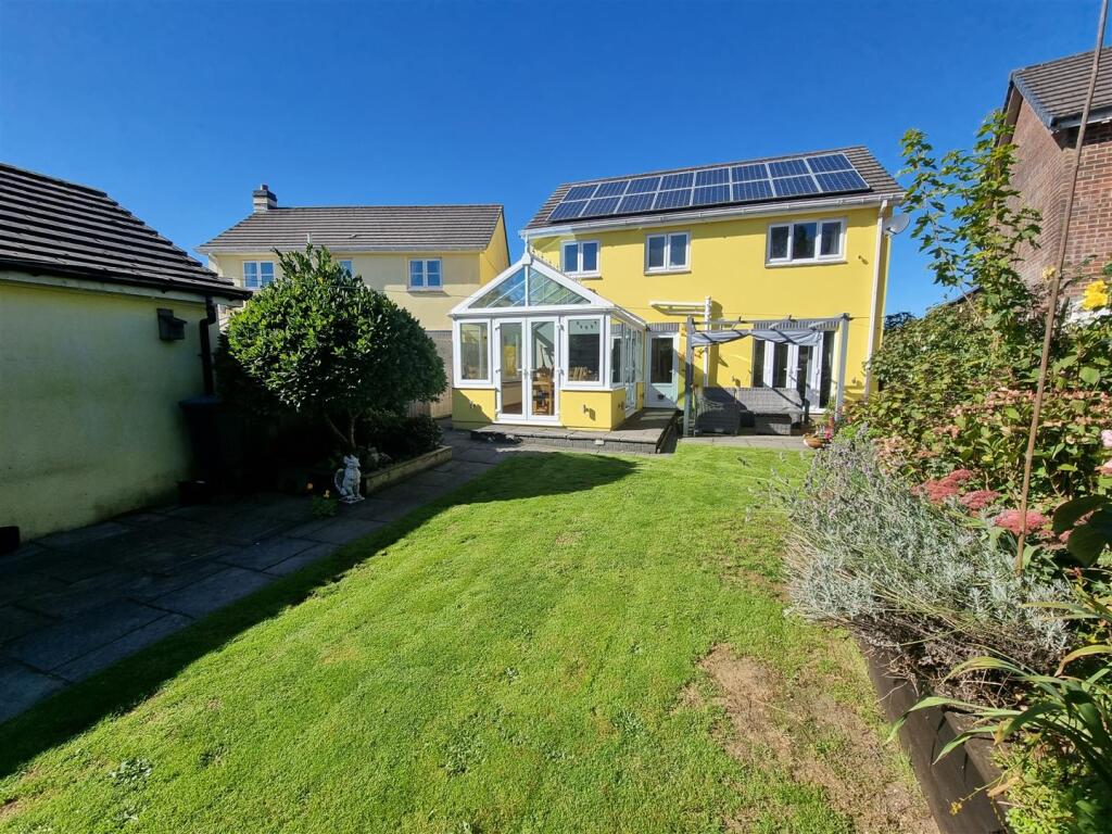 Main image of property: Chough Close, Launceston