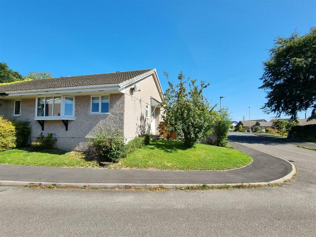 2 bedroom semidetached bungalow for sale in Crockers Way, St Giles on