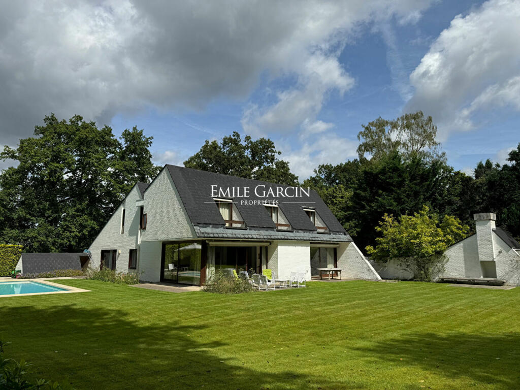 Main image of property: Flemish Brabant, Halle-Vilvoorde, St-Genesius-Rode