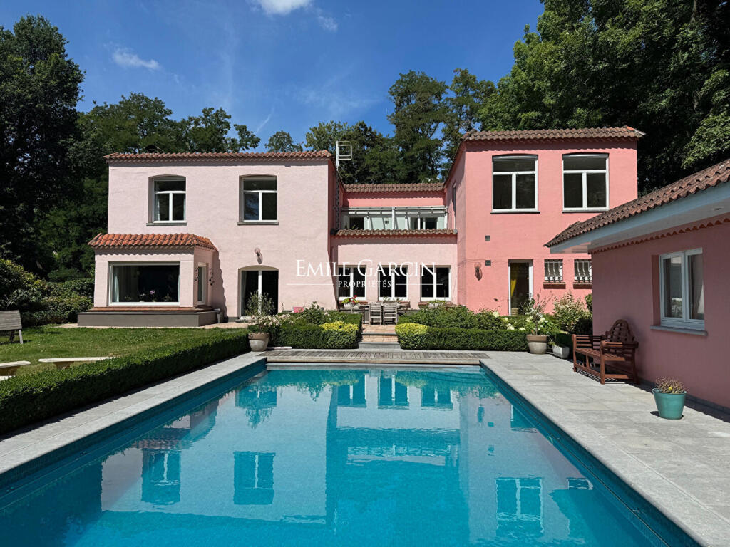 Main image of property: Flemish Brabant, Halle-Vilvoorde, St-Genesius-Rode