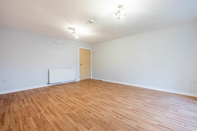 Flat to rent on Silverbanks Court, Cambuslang