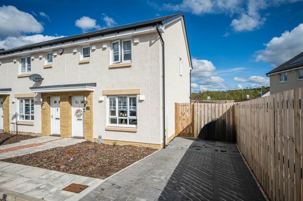 3 bedroom end of terrace house for sale in Thornhill Gardens