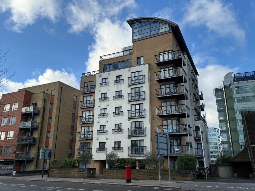 Main image of property: Park Lane, Croydon, London, CR0