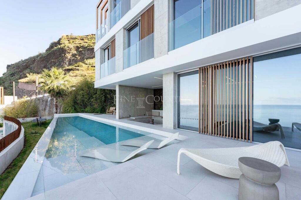 Main image of property: Madeira, Calheta, Calheta