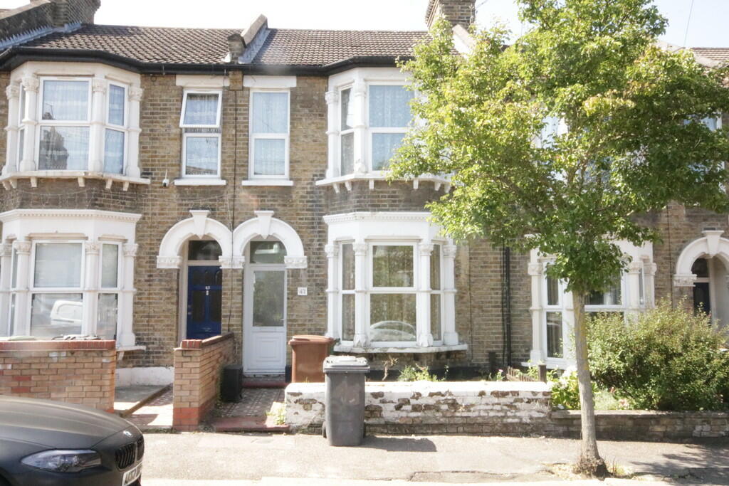 3 bedroom terraced house for sale in Norlington Road, Leytonstone, E11