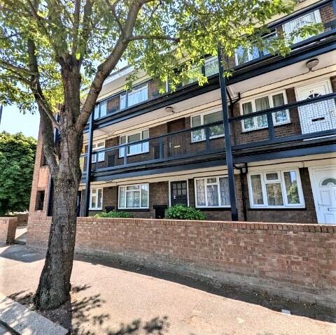 Main image of property: Essex Road South, London, E11
