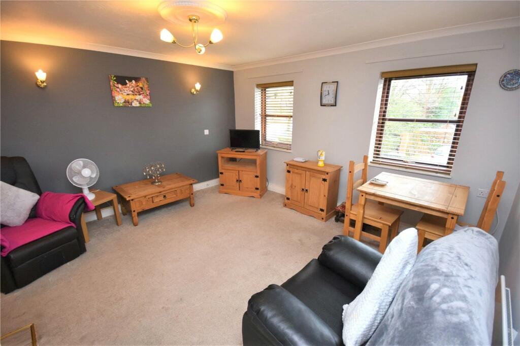 1 bedroom apartment for sale in Elmdon Court, Marston Green, Birmingham