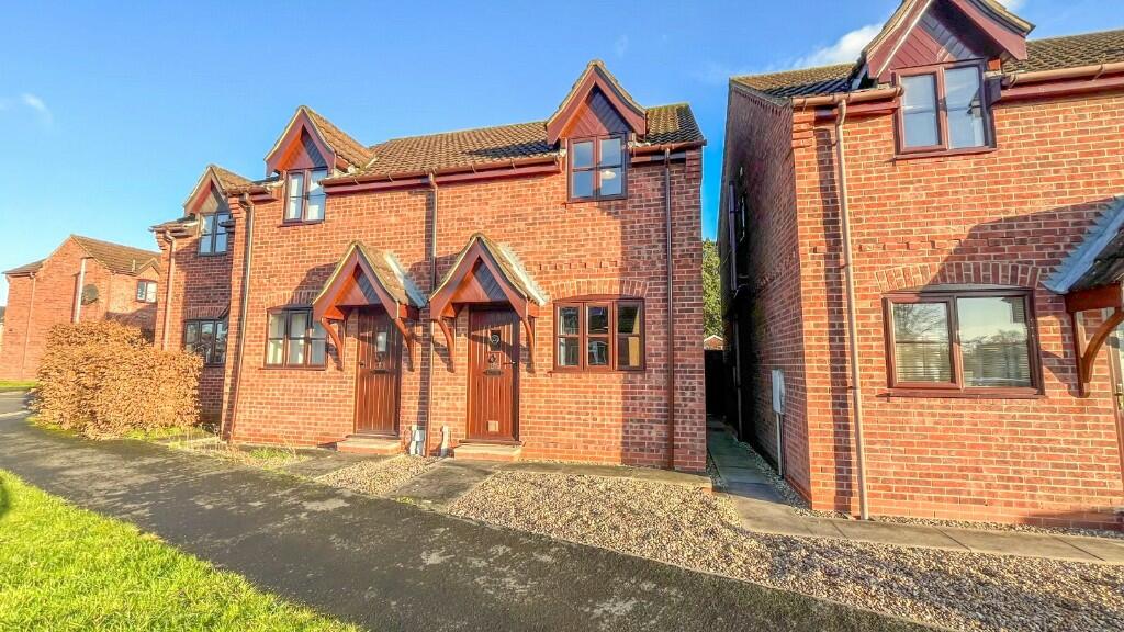 2 bedroom semidetached house for rent in Elwes Street, Brigg, DN20