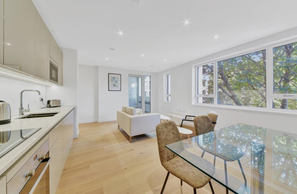 Main image of property: Walworth Square, Elephant & Castle, London, SE17