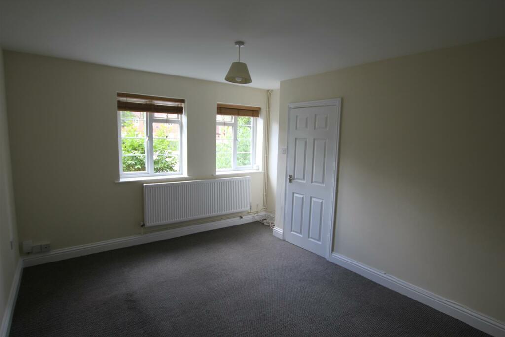Additional property image - Raymonds Close, Welwyn Garden City, AL7 4TH