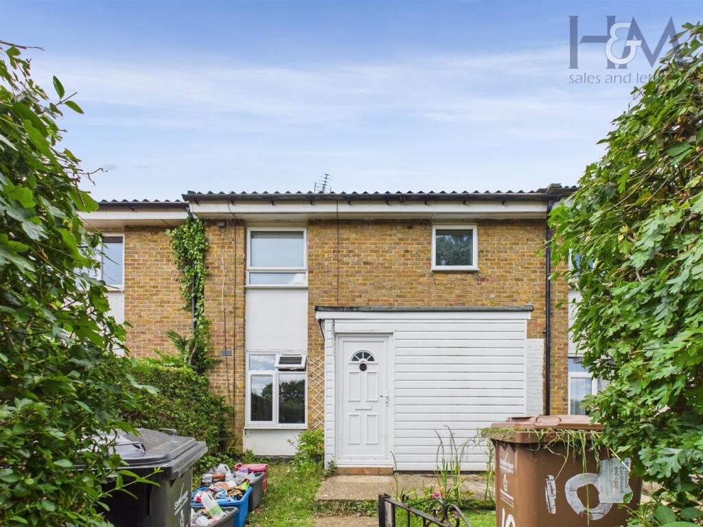 Main image of property: East Close, Stevenage, SG1 1PP