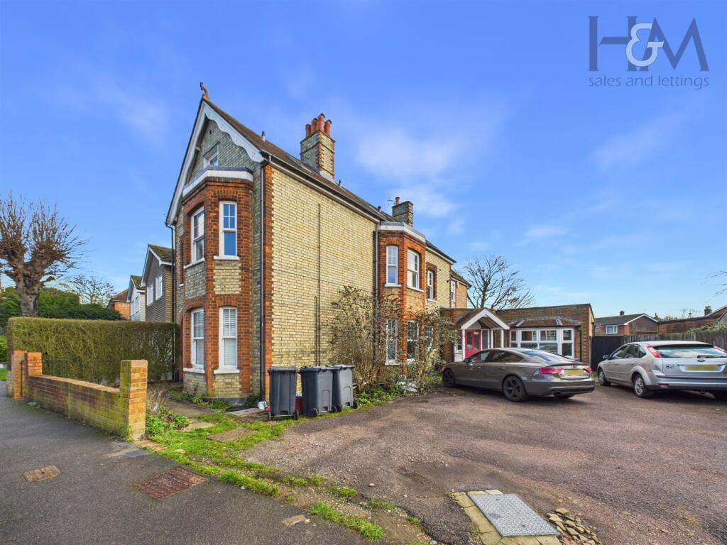 Main image of property: Essex Road, Stevenage, Hertfordshire, SG1 3EX.