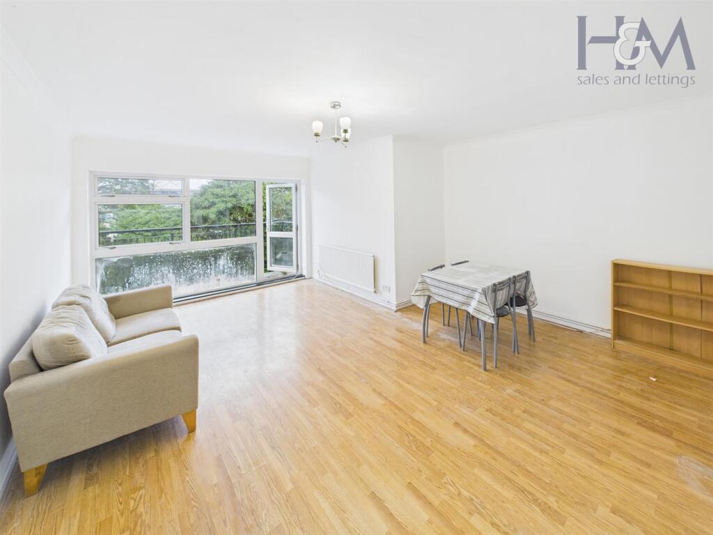 Main image of property: Ingleside Drive, Stevenage, Hertfordshire, SG1 4RF