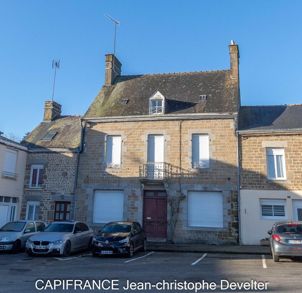 4 bedroom terraced house for sale in Ernée, Mayenne, Pays de la Loire ...