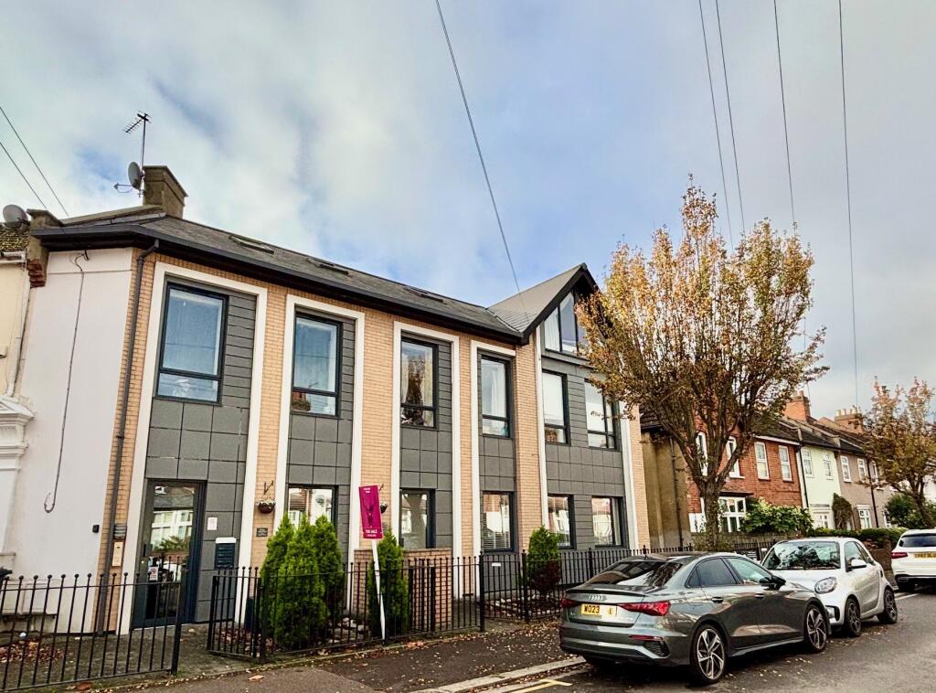 Main image of property: North Chingford, London, E4