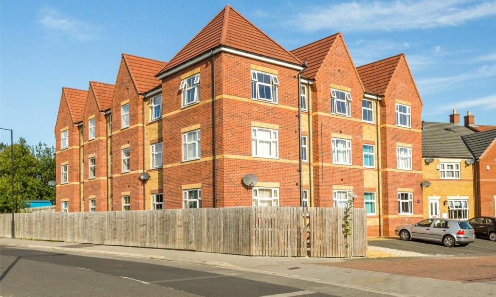 2 bedroom flat for rent in Stonegate House, Stonegate Mews, Doncaster, DN4
