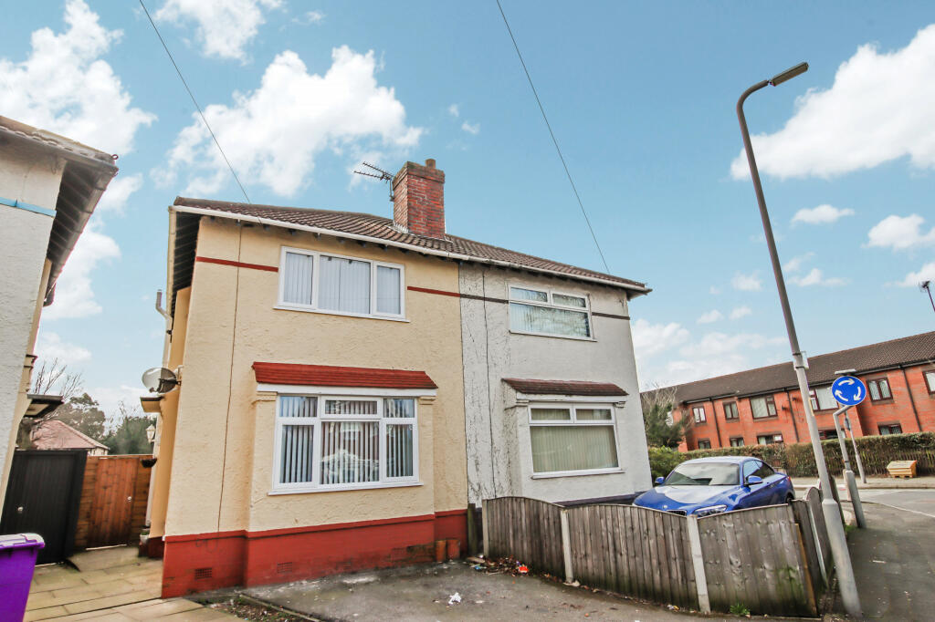 3 bedroom semidetached house for sale in Barlows Lane, Liverpool