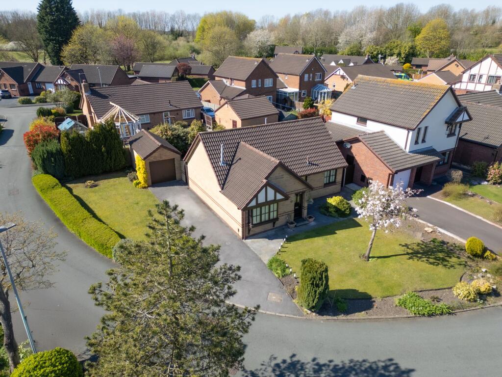Main image of property: Sandicroft Close, Birchwood, WA3
