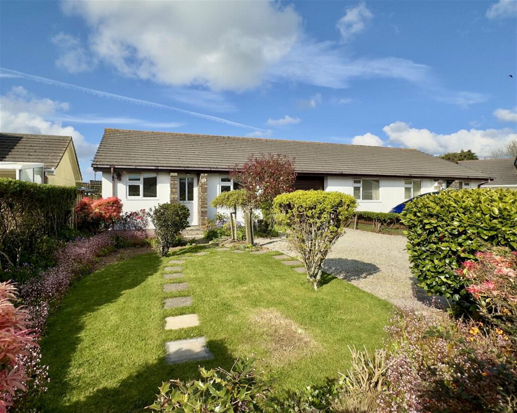 2 bedroom semidetached bungalow for sale in Belmont Close, Delabole, PL33