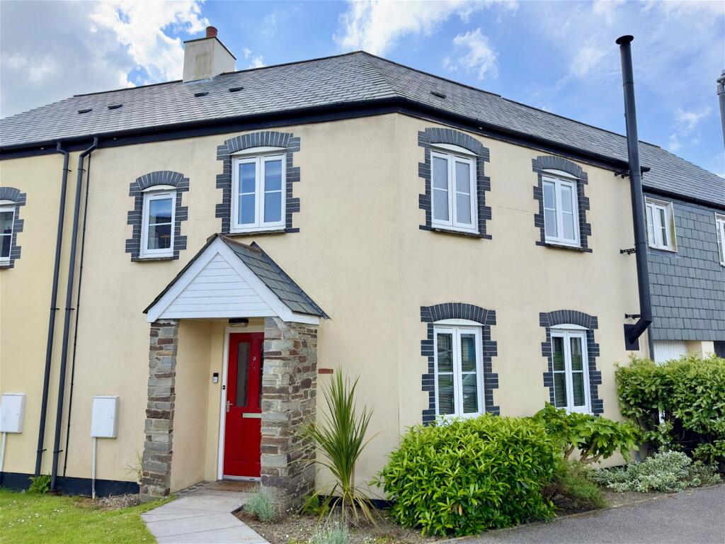 3 bedroom terraced house for sale in Treclago View, Camelford, PL32