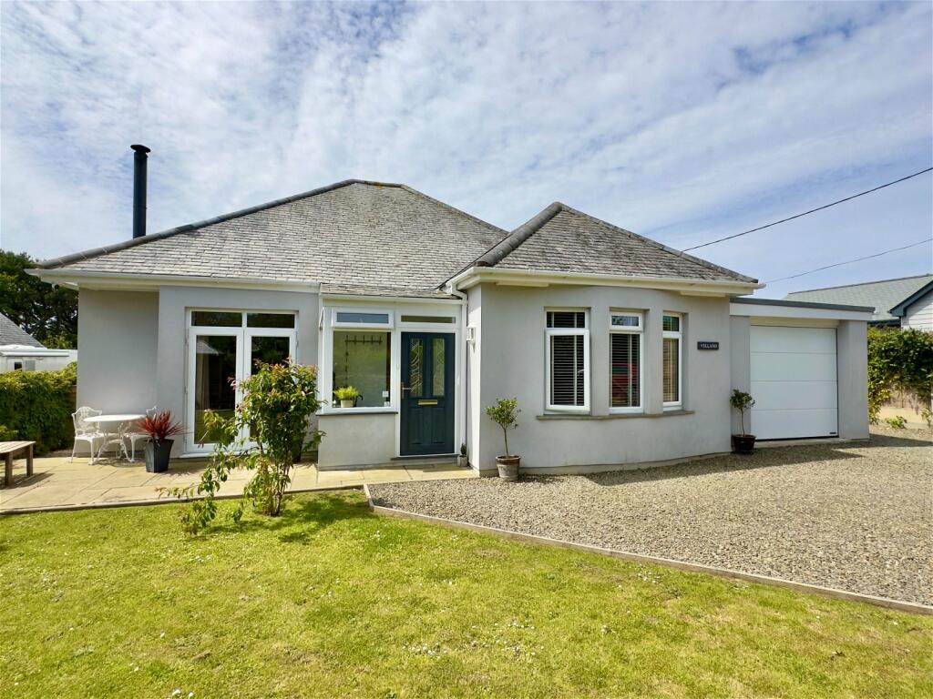4 bedroom detached bungalow for sale in Vell Lane, Delabole PL33