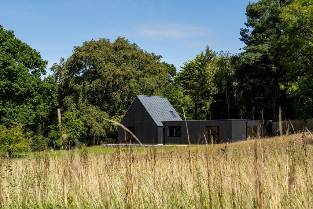 5 bedroom detached house for sale in Furze Hill, New Forest, Hampshire, SP6