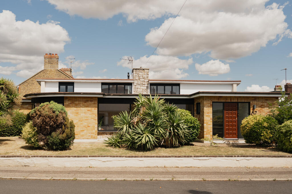 Main image of property: Shoebury Road, Thorpe Bay, Essex