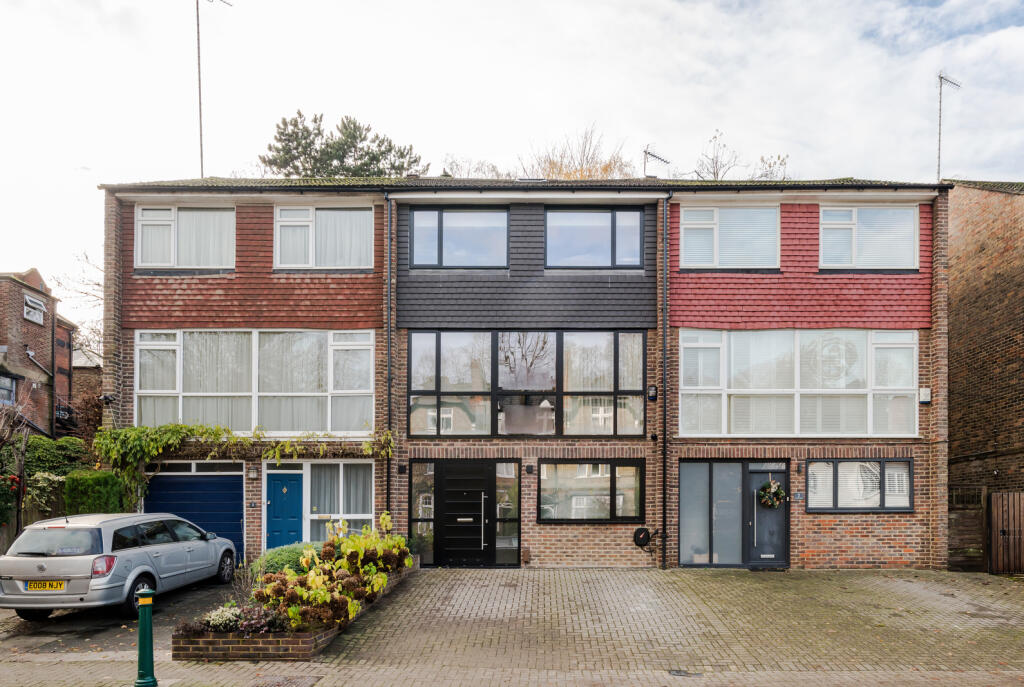 Main image of property: Lower Camden, Chislehurst BR7