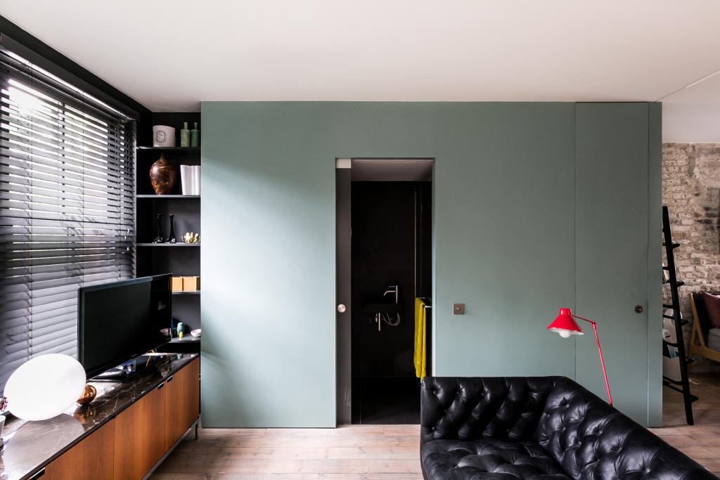 4 bedroom terraced house for sale in Calais Street, London SE5