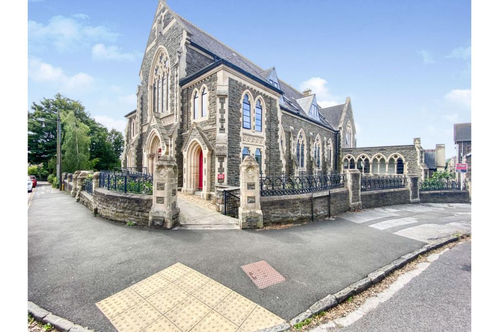 2 bedroom flat for sale in 8 Lower Linden Road, Clevedon, BS21