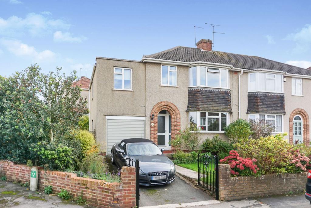 4 bedroom semidetached house for sale in Heath Road, Downend, BS16