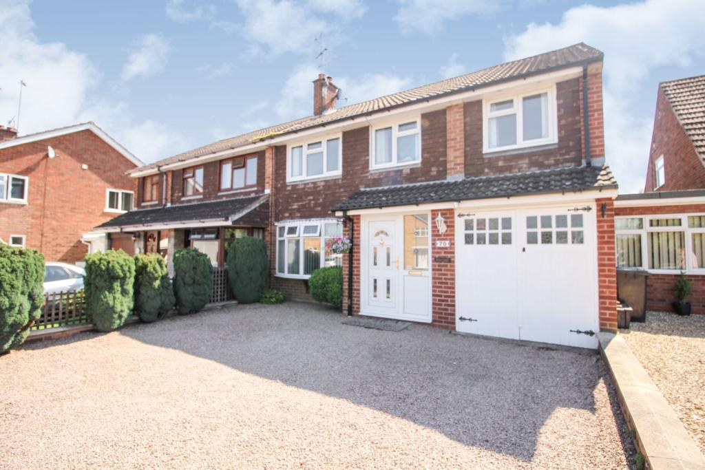 3 bedroom semidetached house for sale in Willowfield Drive, Marlpool