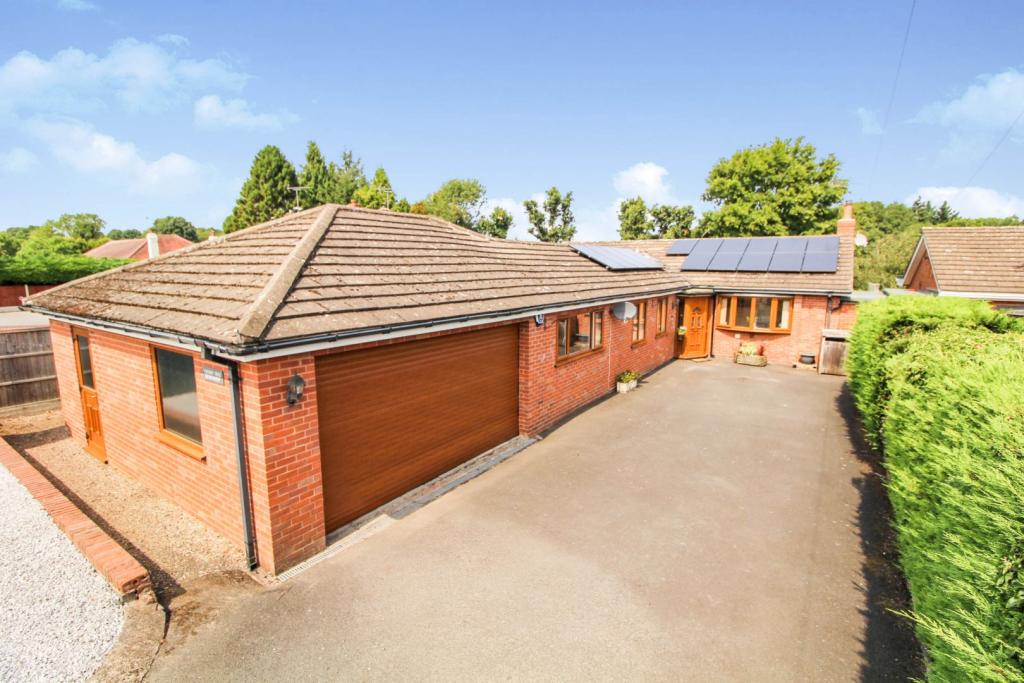 4 bedroom detached bungalow for sale in Callow Hill, Bewdley, DY14
