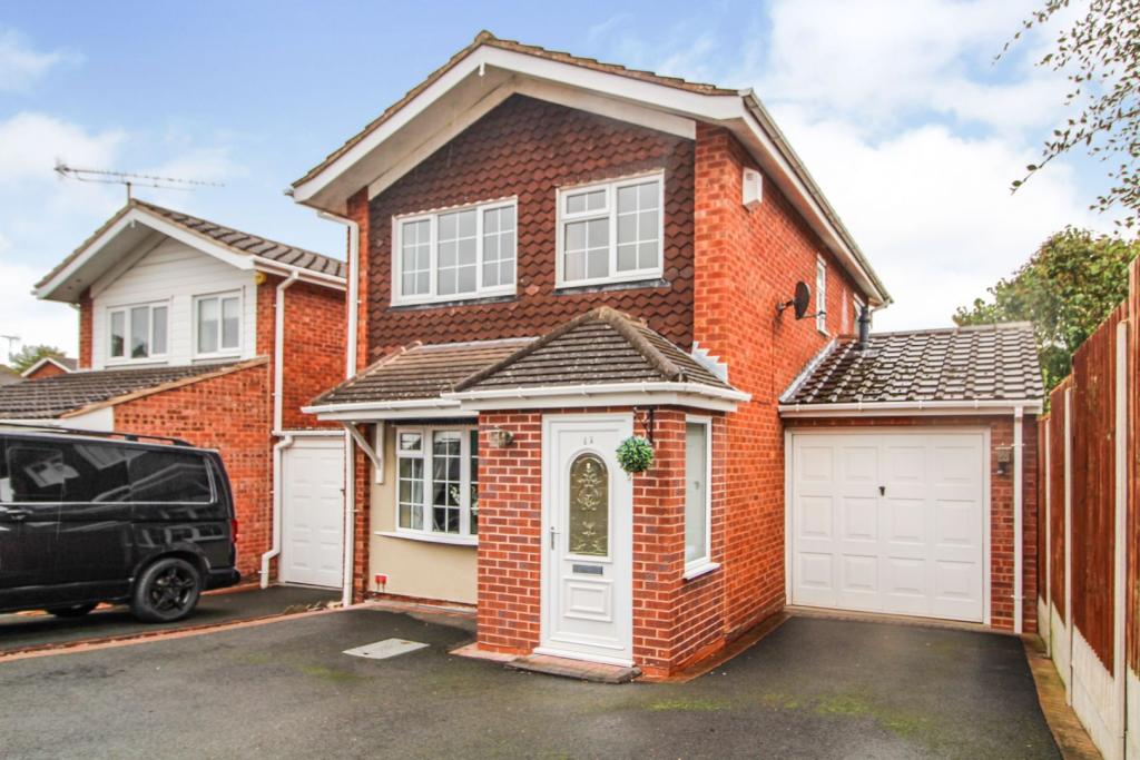 3 bedroom detached house for sale in Albany Close Offmore Farm