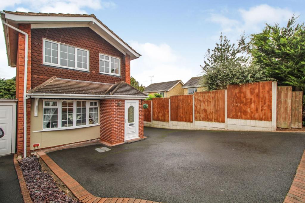 3 bedroom detached house for sale in Albany Close Offmore Farm