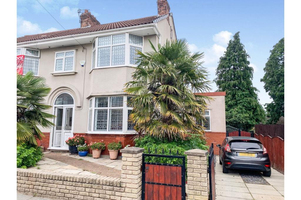 3 bedroom semidetached house for sale in Apsley Road, Liverpool, L12