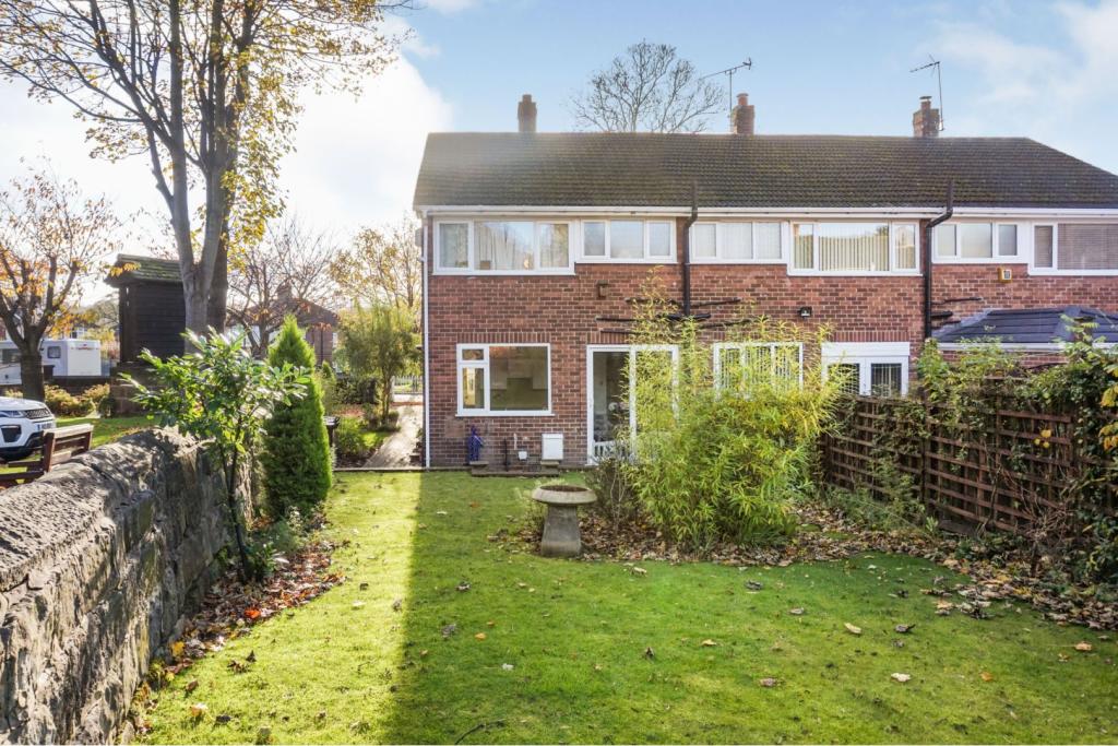 3 bedroom semidetached house for sale in Green Road, Meanwood, Leeds, LS6