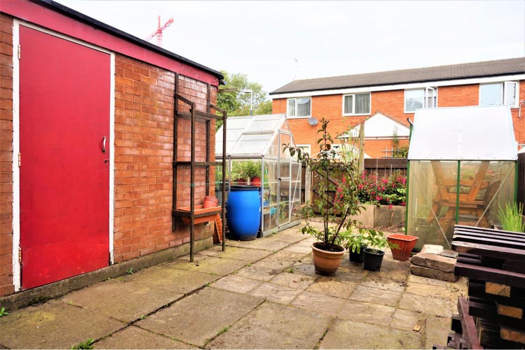 4 bedroom terraced house for sale in Weedall Avenue, Salford, M5