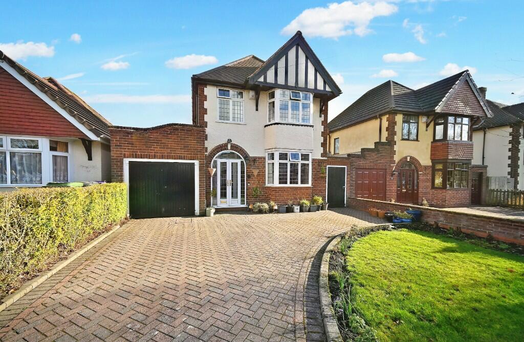 3 bedroom detached house for sale in Broad Lane South, Wednesfield