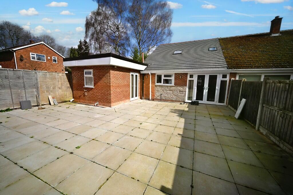 4 bedroom semidetached house for sale in Birch Glade, Finchfield