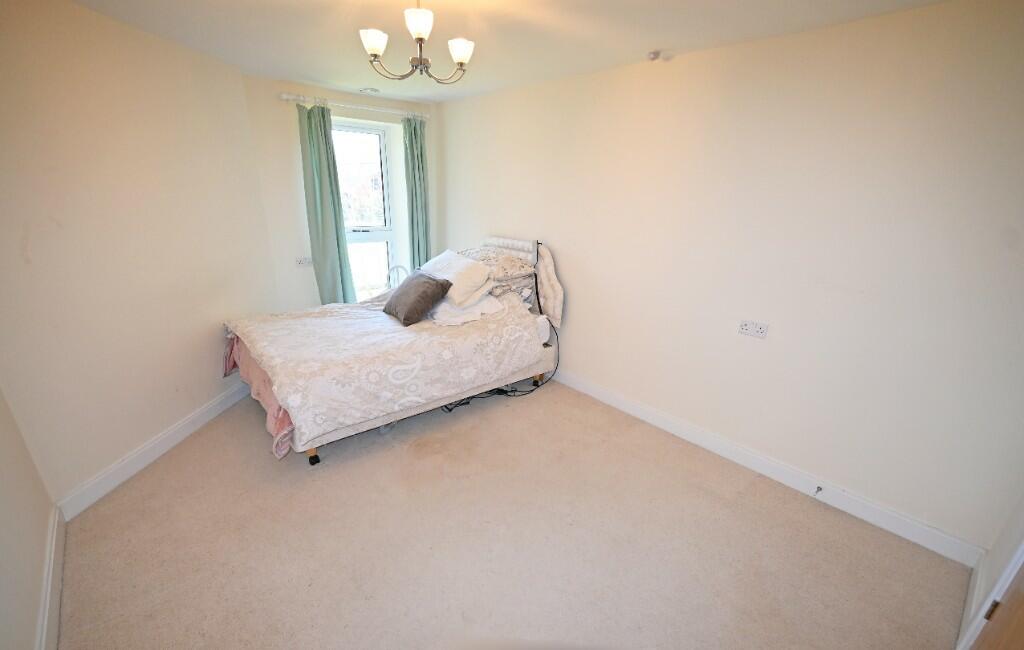 1 bedroom retirement property for sale in Thorneycroft, Wood Road