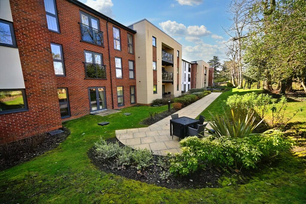 1 bedroom retirement property for sale in Thorneycroft, Wood Road