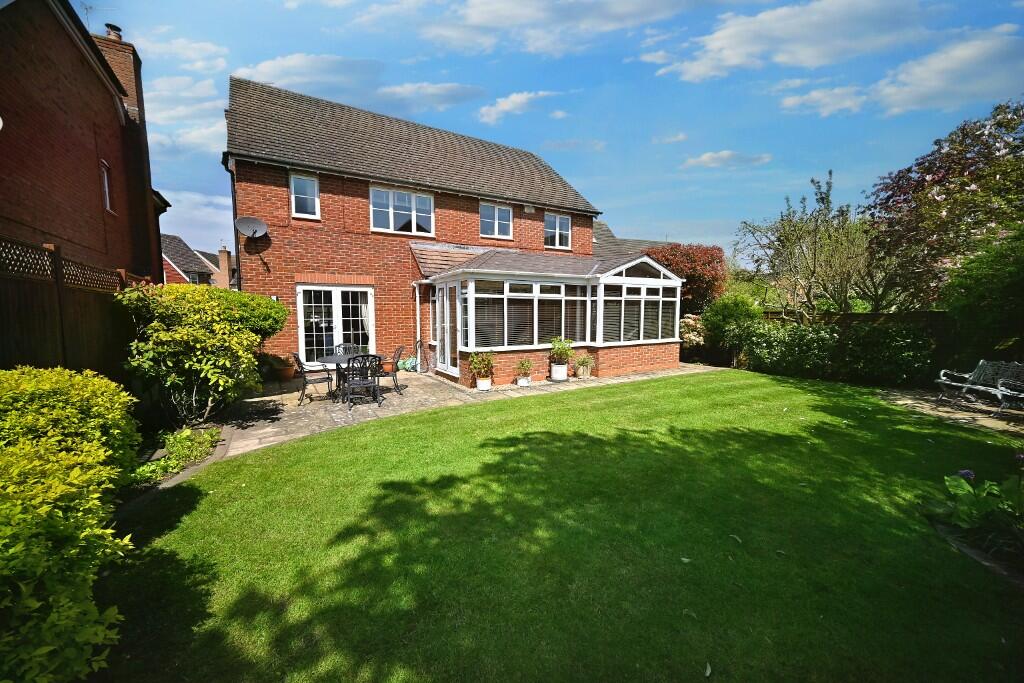 4 bedroom detached house for sale in Meadowbrook Gardens, Codsall