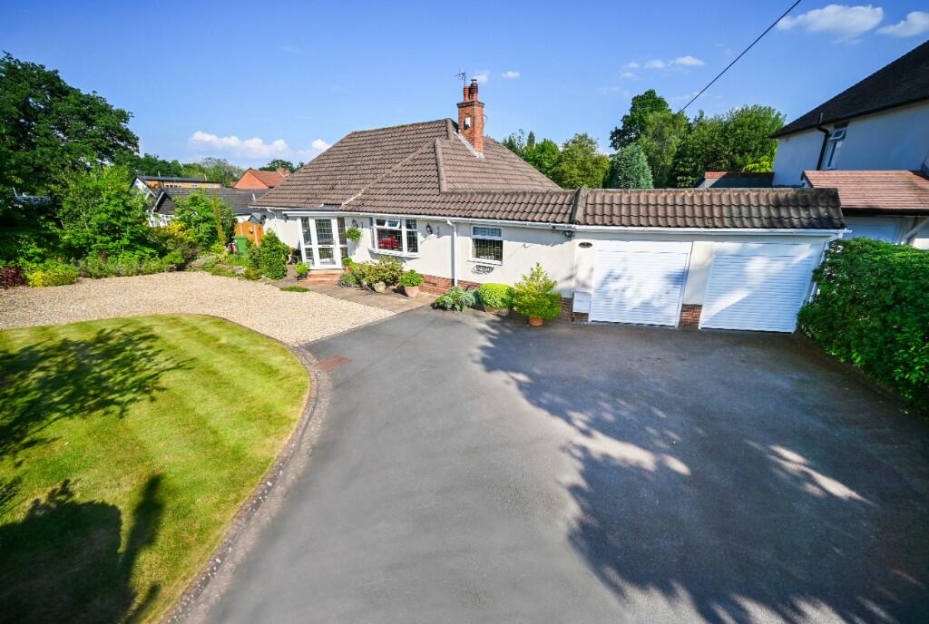 3 bedroom detached bungalow for sale in Keepers Lane, Codsall, Wolverhampton, WV8