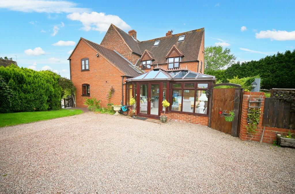 3 bedroom detached house for sale in Upper Aston, Claverley