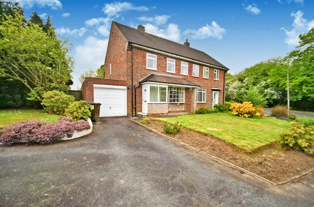 3 bedroom semidetached house for sale in Windmill Crescent